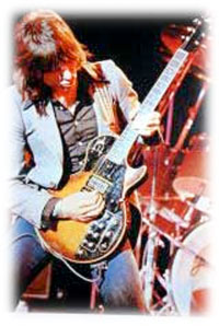 The ground breaking GS-500 guitar did not have a 1/4" output on the guitar.