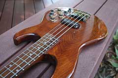 Roland G-33 bass