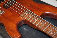 Roland G-33 bass