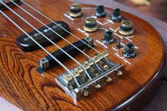 Roland G-33 bass